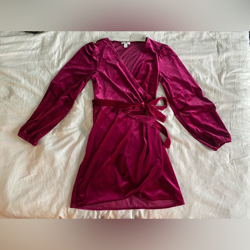 Nine West burgundy velvet dress size medium
